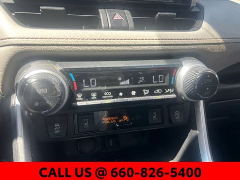 Used 2020 Toyota RAV4 XLE w/ Convenience Package AWD/4WD image 18