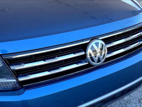 Used 2020 Volkswagen Tiguan SE image 29