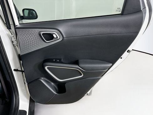 Used 2025 Kia Soul LX w/ LX Technology Package image 28