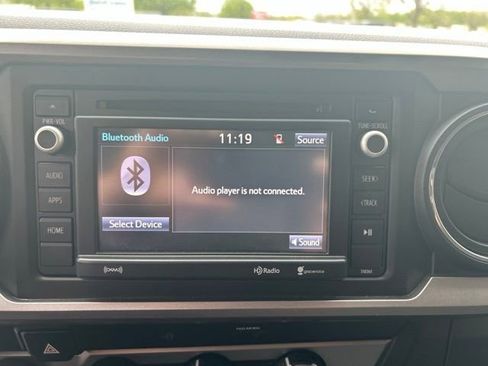 Used 2019 Toyota Tacoma SR5 AWD/4WD image 18