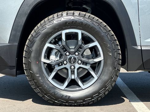 New 2026 Chevrolet Equinox ACTIV w/ Convenience Package III image 26