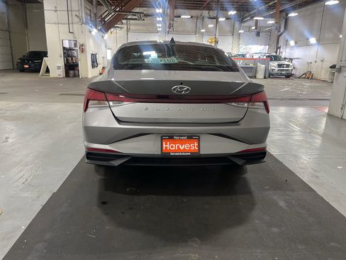 Used 2022 Hyundai Elantra SEL w/ Cargo Package FWD image 6