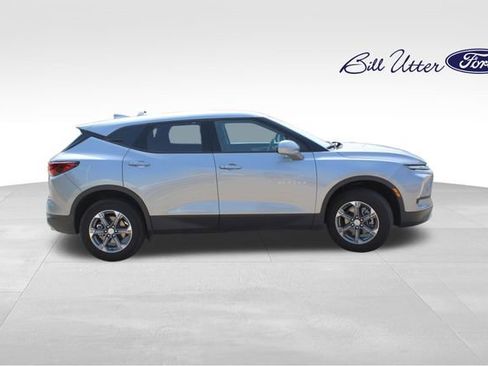 Used 2025 Chevrolet Blazer LT FWD image 4