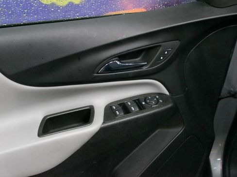 Used 2023 Chevrolet Equinox LS AWD/4WD image 13