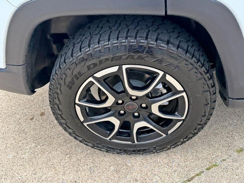 Used 2025 Jeep Compass Trailhawk AWD/4WD image 12