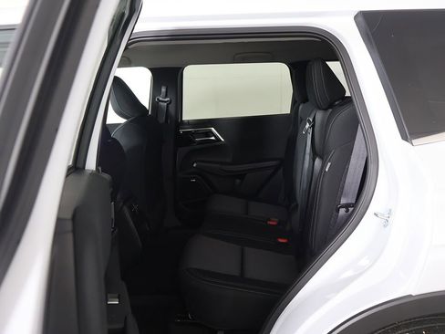 New 2026 Mitsubishi Outlander ES FWD image 28