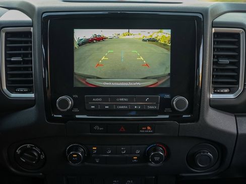 Used 2023 Nissan Frontier SV image 29