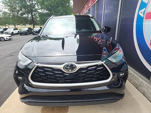 Used 2023 Toyota Highlander L image 12