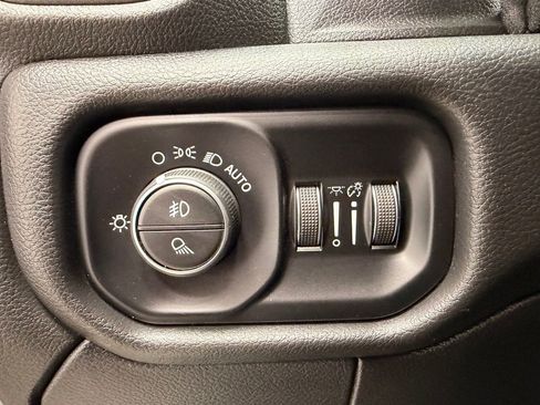 Used 2020 RAM 3500 Tradesman w/ Chrome Appearance Group image 24