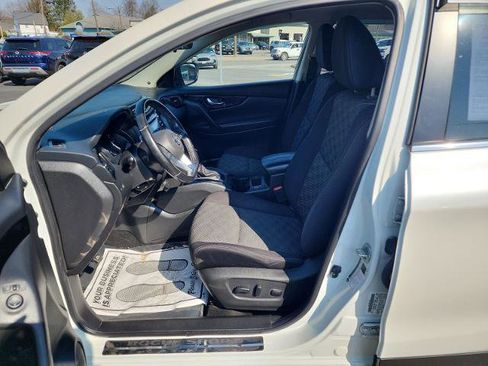 Certified 2017 Nissan Rogue Sport SV w/ SV All-Weather Package image 11