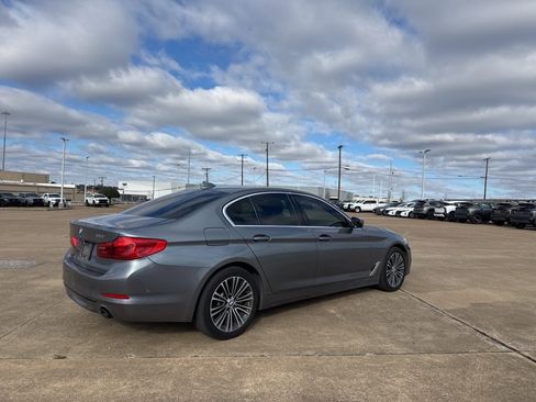 Used 2019 BMW 530i w/ Convenience Package image 9