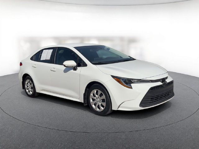 Used 2025 Toyota Corolla LE FWD image 8