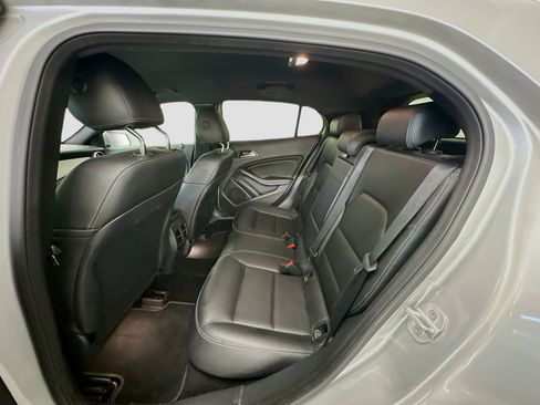 Used 2018 Mercedes-Benz GLA 250 4MATIC w/ Premium Package image 29