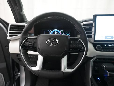 Used 2025 Toyota Sequoia Capstone AWD/4WD image 4