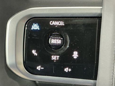 Used 2025 Nissan Armada Platinum Reserve image 26