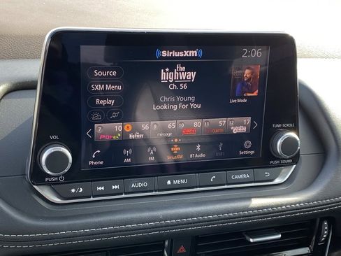 Used 2022 Nissan Rogue SL image 16