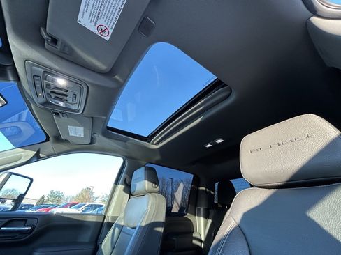 Used 2022 GMC Sierra 2500 Denali image 4