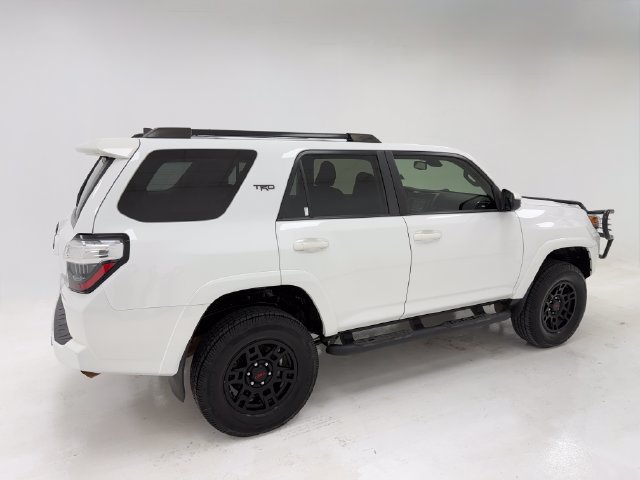 Used 2020 Toyota 4Runner SR5 AWD/4WD image 41