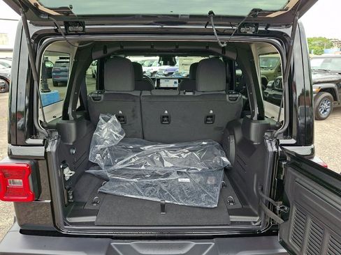 New 2026 Jeep Wrangler Unlimited Sport AWD/4WD image 19