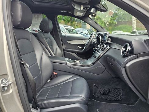 Used 2019 Mercedes-Benz GLC 300 4MATIC image 11