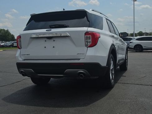 Used 2021 Ford Explorer Limited w/ Equipment Group 301A AWD/4WD image 9