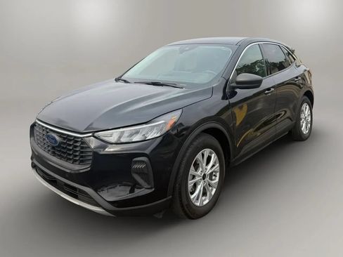Used 2023 Ford Escape Active w/ Tech Pack #1 FWD image 3