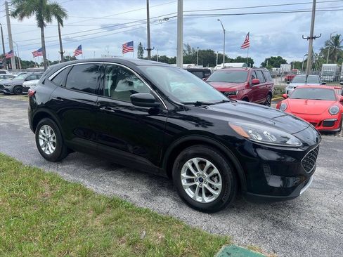 Used 2021 Ford Escape SE w/ Convenience Package FWD image 4