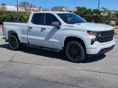 New 2026 Chevrolet Silverado 1500 Custom w/ Turbomax Blackout Package