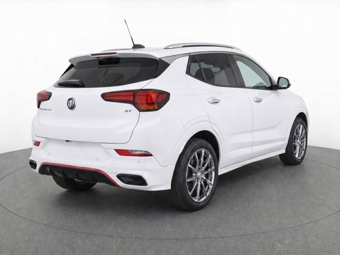 Used 2021 Buick Encore GX Essence w/ Advanced Technology Package FWD image 4
