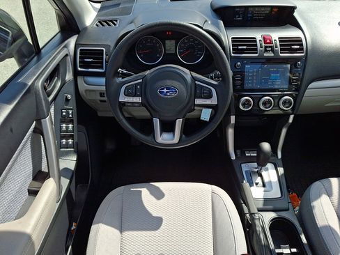 Used 2017 Subaru Forester 2.5i Premium w/ All-Weather Package image 11