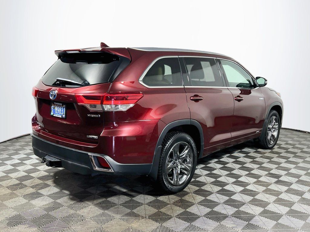 Certified 2017 Toyota Highlander Limited Platinum AWD/4WD image 7