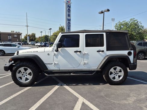 Used 2016 Jeep Wrangler Unlimited Rubicon w/ Connectivity Group AWD/4WD image 7