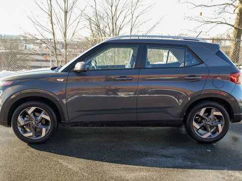 Used 2024 Hyundai Venue SEL image 4