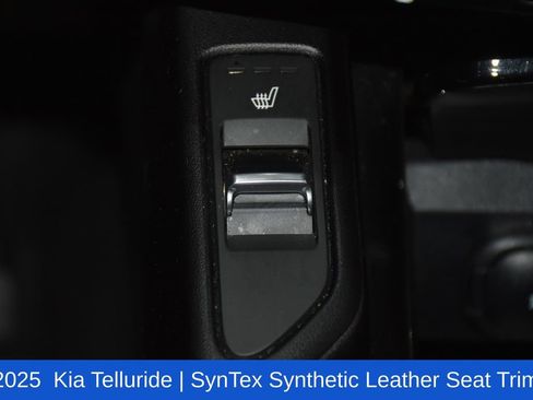 Used 2025 Kia Telluride S AWD/4WD image 28