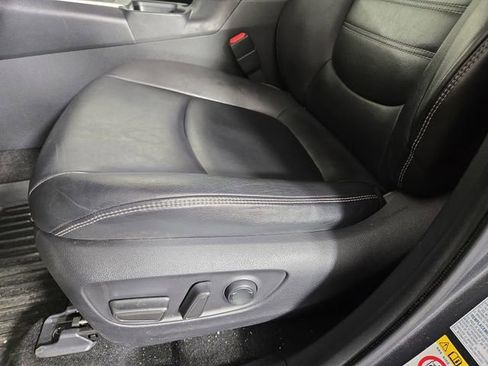 Used 2019 Toyota RAV4 XLE Premium w/ All Weather Liner Package image 31