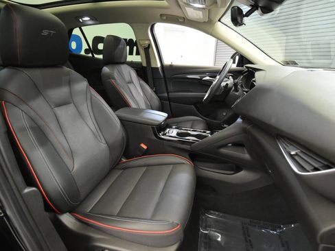 Used 2022 Buick Envision Essence w/ Technology Package II image 15