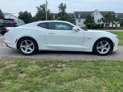 Used 2022 Chevrolet Camaro LT RWD image 6