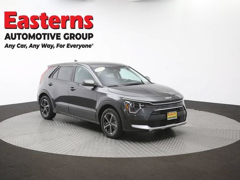 Used 2025 Kia Niro LX FWD image 46