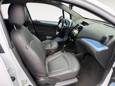 Used 2014 Chevrolet Spark LT FWD image 19