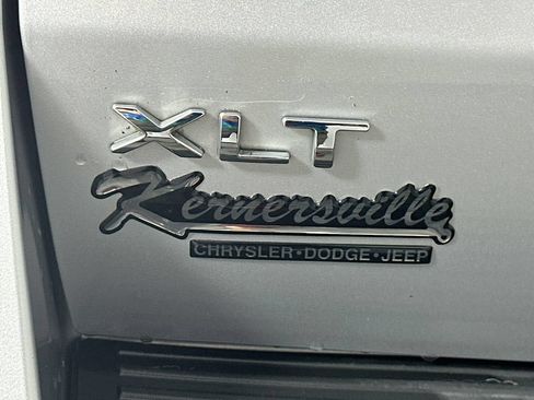Used 2018 Ford Expedition XLT w/ Equipment Group 202A AWD/4WD image 29