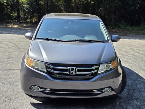 Used 2014 Honda Odyssey Touring Elite image 2