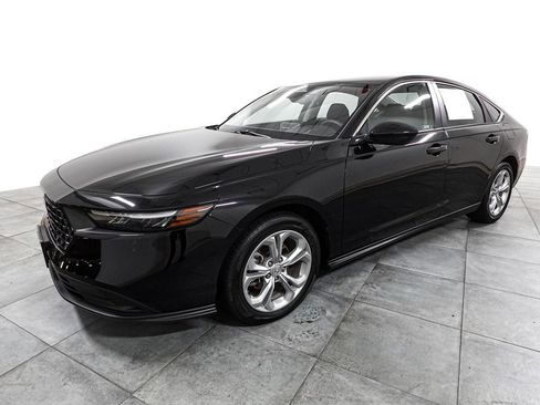Used 2023 Honda Accord LX image 4