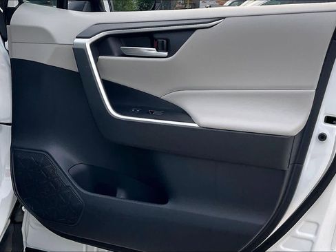 Used 2025 Toyota RAV4 XLE w/ Convenience Package AWD/4WD image 22