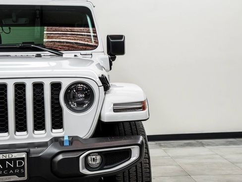 Used 2023 Jeep Wrangler Unlimited Sahara w/ Cold Weather Group image 4