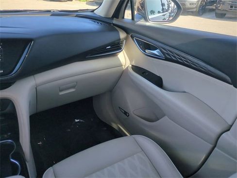 Used 2023 Buick Envision Avenir image 17