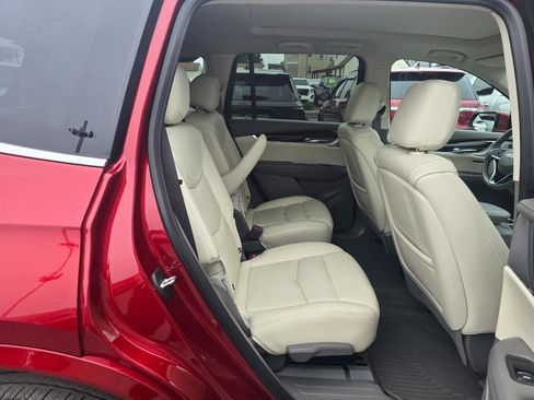 Used 2024 Cadillac XT6 Premium Luxury AWD/4WD image 18