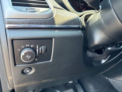 Used 2018 Jeep Grand Cherokee Limited image 30