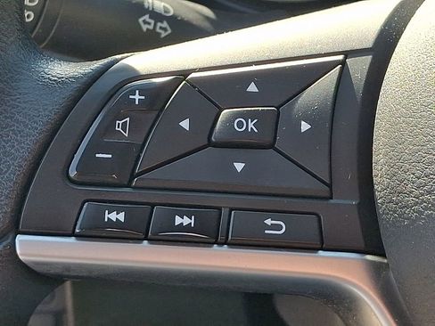 Used 2021 Nissan Rogue Sport S image 21