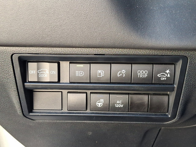 Used 2024 Toyota Sequoia Platinum AWD/4WD image 27