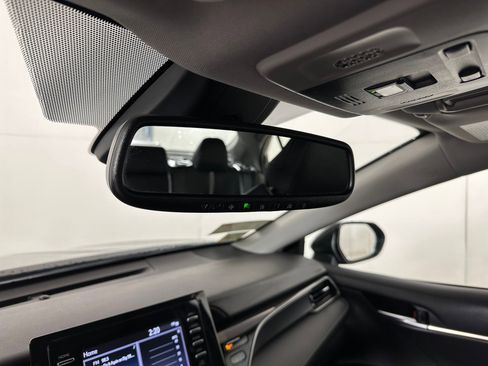 Used 2024 Toyota Camry SE image 18